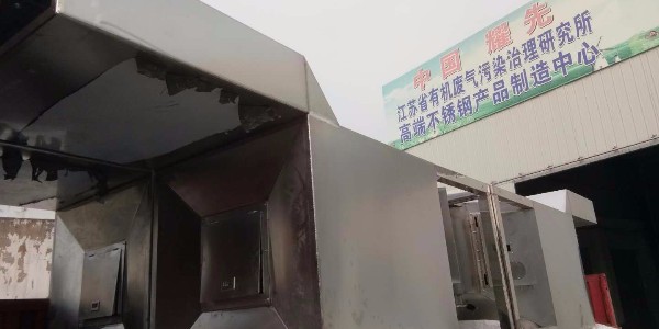 無錫布袋除塵器為什么會(huì)結(jié)露？這五點(diǎn)你該知道！