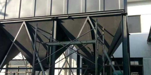 布袋除塵器的箱體遇到腐蝕煙氣怎么辦？15年老廠耀先環境幫您處理！