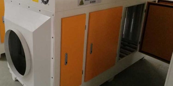 <i style='color:red'>光解光催化</i>設(shè)備解決惡臭廢氣，交給“老大哥”耀先環(huán)境就是省心！